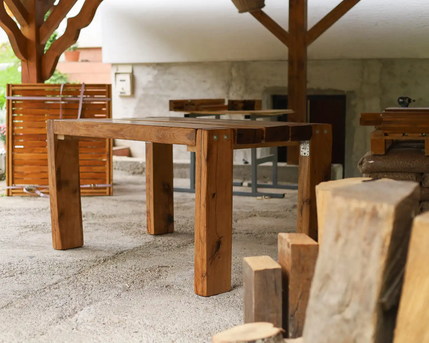 Outdoor oak table 2