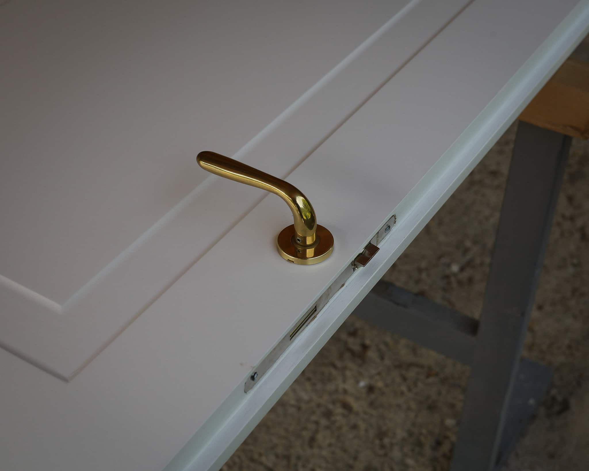 Door handle indoor