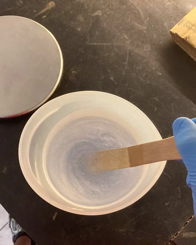 Mixing epoxy resin